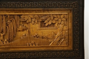 アジアンヴィンテージ　全面に施された彫刻が豪華なトランク　(R-077472)