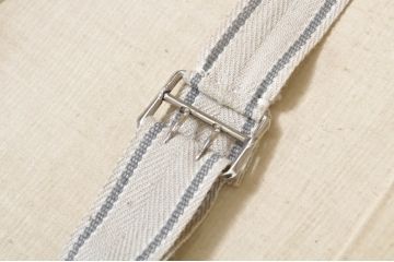 アンティーク雑貨　使い込まれた風合いが味わい深い船トランク(舟トランク、ブランケットボックス、トランクテーブル、センターテーブル、ローテーブル、ディスプレイ雑貨、収納箱、店舗什器) (R-077517)