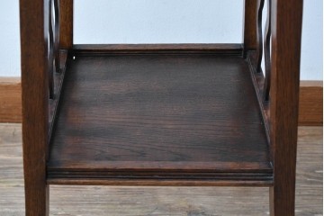 イギリスアンティーク　オーク材　タイルトップと脚のデザインがお洒落なサイドテーブル　(R-077520)