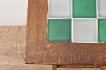 イギリスアンティーク　オーク材　タイルトップと脚のデザインがお洒落なサイドテーブル(花台、飾り台、英国)(R-077520)