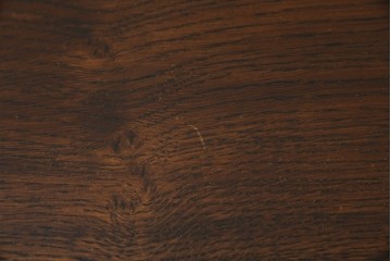 イギリスアンティーク　オーク材　落ち着いた色味とスラリと伸びた脚が魅力的なネストテーブル　(R-077521)