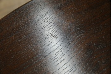 イギリスアンティーク　オーク材　落ち着いた色味とスラリと伸びた脚が魅力的なネストテーブル　(R-077521)