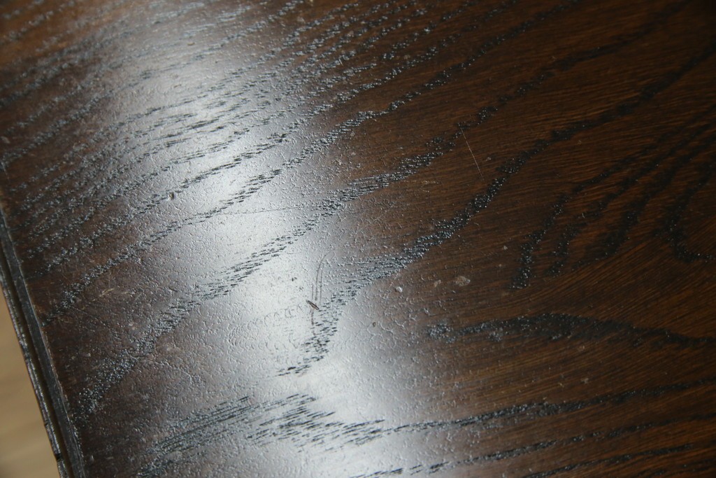 イギリスアンティーク　オーク材　落ち着いた色味とスラリと伸びた脚が魅力的なネストテーブル　(R-077521)