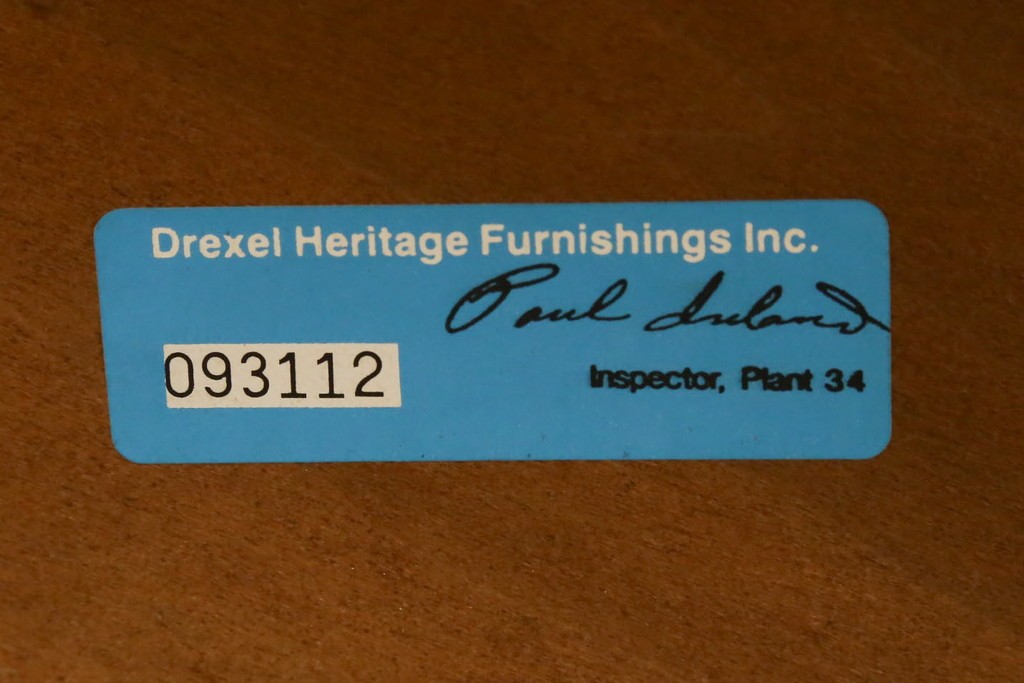 中古　DREXEL HERITAGE(ドレクセルヘリテイジ)　クラシカルなデザインのコンソールテーブル　(R-077523)