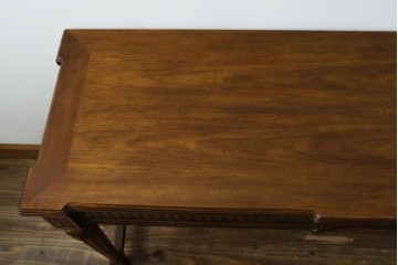 中古　DREXEL HERITAGE(ドレクセルヘリテイジ)　クラシカルなデザインのコンソールテーブル　(R-077523)