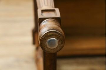 中古　DREXEL HERITAGE(ドレクセルヘリテイジ)　クラシカルなデザインのコンソールテーブル　(R-077523)