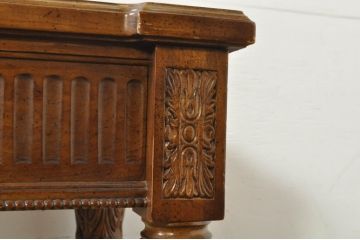 中古　DREXEL HERITAGE(ドレクセルヘリテイジ)　クラシカルなデザインが魅力的なコンソールテーブル(サイドテーブル、花台、飾り台、作業台)(R-077523)
