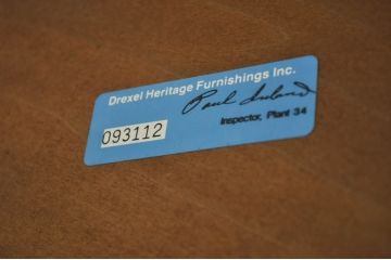 中古　DREXEL HERITAGE(ドレクセルヘリテイジ)　クラシカルなデザインが魅力的なコンソールテーブル(サイドテーブル、花台、飾り台、作業台)(R-077523)