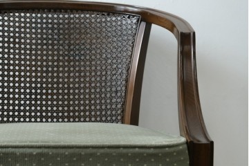 中古　カリモク家具(karimoku)　domani(ドマーニ)　QUEENS LIFE(クイーンズライフ)　ラタン編みの背もたれが涼し気なアームチェア　定価約10万円　(R-077525)