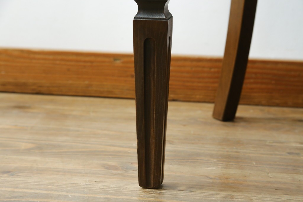 中古　カリモク家具(karimoku)　domani(ドマーニ)　QUEENS LIFE(クイーンズライフ)　ラタン編みの背もたれが涼し気なアームチェア　定価約10万円　(R-077525)