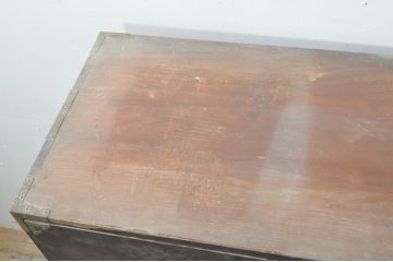 和製アンティーク　前面欅(ケヤキ)材　落ち着きのある佇まいが魅力的な二段重ね相馬箪笥(時代箪笥、和たんす、衣装箪笥、引き出し、チェスト)(R-077526)