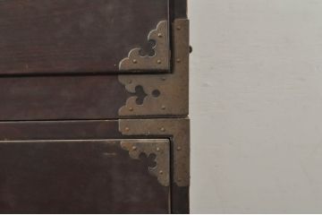 和製アンティーク　前面欅(ケヤキ)材　落ち着きのある佇まいが魅力的な二段重ね相馬箪笥(時代箪笥、和たんす、衣装箪笥、引き出し、チェスト)(R-077526)