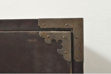 和製アンティーク　前面欅(ケヤキ)材　落ち着きのある佇まいが魅力的な相馬箪笥ローボード(時代箪笥、和たんす、衣装箪笥、引き出し、サイドボード、テレビ台、テレビボード、サイドチェスト)(R-077528)