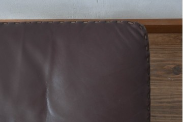 スイスビンテージ　希少品!!　mobilia(モビリア)取り扱い　デセデ社　本革　モダンでスタイリッシュなデザインのラウンジチェアとオットマンのセット(イージーチェア、アームチェア、エグゼクティブチェア、オフィスチェア、フットスツール、レザー、ヴィンテージ)(R-077529)
