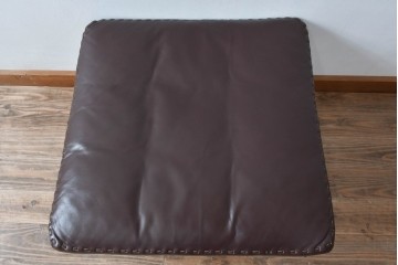 スイスビンテージ　希少品!!　mobilia(モビリア)取り扱い　デセデ社　本革　モダンでスタイリッシュなデザインのラウンジチェアとオットマンのセット(イージーチェア、アームチェア、エグゼクティブチェア、オフィスチェア、フットスツール、レザー、ヴィンテージ)(R-077529)