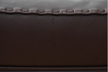 スイスビンテージ　希少品!!　mobilia(モビリア)取り扱い　デセデ社　本革　モダンでスタイリッシュなデザインのラウンジチェアとオットマンのセット(イージーチェア、アームチェア、エグゼクティブチェア、オフィスチェア、フットスツール、レザー、ヴィンテージ)(R-077529)