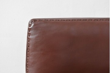 スイスビンテージ　希少品!!　mobilia(モビリア)取り扱い　デセデ社　本革　モダンでスタイリッシュなデザインのラウンジチェアとオットマンのセット(イージーチェア、アームチェア、エグゼクティブチェア、オフィスチェア、フットスツール、レザー、ヴィンテージ)(R-077529)