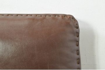 スイスビンテージ　希少品!!　mobilia(モビリア)取り扱い　デセデ社　本革　モダンでスタイリッシュなデザインのラウンジチェアとオットマンのセット(イージーチェア、アームチェア、エグゼクティブチェア、オフィスチェア、フットスツール、レザー、ヴィンテージ)(R-077529)