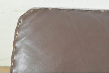 スイスビンテージ　希少品!!　mobilia(モビリア)取り扱い　デセデ社　本革　モダンでスタイリッシュなデザインのラウンジチェアとオットマンのセット(イージーチェア、アームチェア、エグゼクティブチェア、オフィスチェア、フットスツール、レザー、ヴィンテージ)(R-077529)