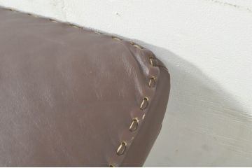 スイスビンテージ　希少品!!　mobilia(モビリア)取り扱い　デセデ社　本革　モダンでスタイリッシュなデザインのラウンジチェアとオットマンのセット(イージーチェア、アームチェア、エグゼクティブチェア、オフィスチェア、フットスツール、レザー、ヴィンテージ)(R-077529)