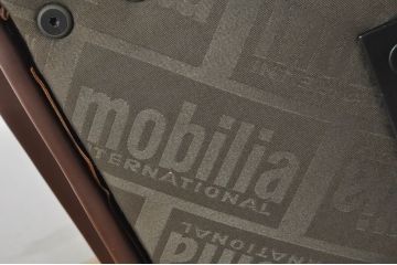 スイスビンテージ　希少品!!　mobilia(モビリア)取り扱い　デセデ社　本革　モダンでスタイリッシュなデザインのラウンジチェアとオットマンのセット(イージーチェア、アームチェア、エグゼクティブチェア、オフィスチェア、フットスツール、レザー、ヴィンテージ)(R-077529)