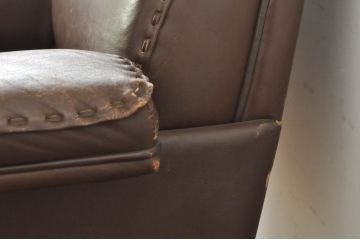 スイスビンテージ　希少品!!　mobilia(モビリア)取り扱い　デセデ社　本革　モダンでスタイリッシュなデザインのラウンジチェア(イージーチェア、アームチェア、エグゼクティブチェア、オフィスチェア、レザー、ヴィンテージ)(R-077530)