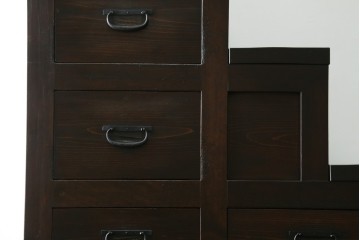 和製アンティーク　美品　美濃地方　檜(ヒノキ)材　希少な手すり付き二段重ね階段箪笥　(R-077534)