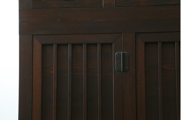 和製アンティーク　美品　美濃地方　檜(ヒノキ)材　希少な手すり付き二段重ね階段箪笥　(R-077534)