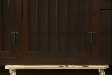 和製アンティーク　美品　美濃地方　檜(ヒノキ)材　希少な手すり付き二段重ね階段箪笥　(R-077534)
