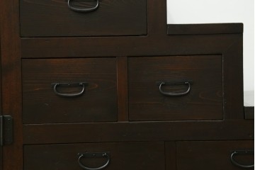 和製アンティーク　美品　美濃地方　檜(ヒノキ)材　希少な手すり付き二段重ね階段箪笥　(R-077534)