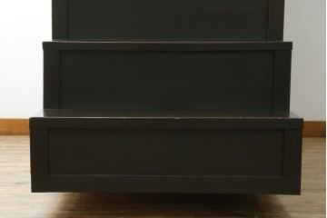 和製アンティーク　美品　美濃地方　檜(ヒノキ)材　希少な手すり付き二段重ね階段箪笥　(R-077534)