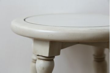 中古　Old Maison(オールド・メゾン)　緑を飾っても絵になるフレンチアンティーク風のおしゃれなスツール(丸椅子、イス、板座チェア、花台、飾り台、ディスプレイ台)(R-077553)