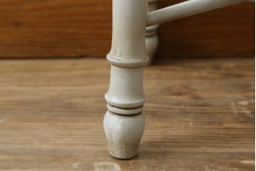 中古　Old Maison(オールド・メゾン)　緑を飾っても絵になるフレンチアンティーク風のおしゃれなスツール(丸椅子、イス、板座チェア、花台、飾り台、ディスプレイ台)(R-077553)