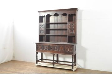 中古　美品　松本民芸家具　A型皿棚　ジャコビアン様式を取り入れた優雅なデザインの食器棚(カップボード、飾り棚、収納棚、戸棚、本棚、書棚、ブックシェルフ、ヴィンテージ)(定価約146万円)(R-077555)