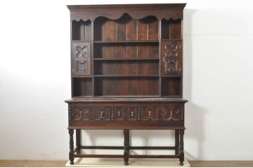 中古　美品　松本民芸家具　A型皿棚　ジャコビアン様式を取り入れた優雅なデザインの食器棚(カップボード、飾り棚、収納棚、戸棚、本棚、書棚、ブックシェルフ、ヴィンテージ)(定価約146万円)(R-077555)