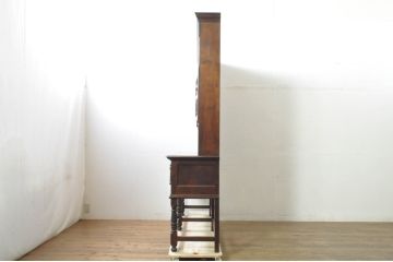 中古　美品　松本民芸家具　A型皿棚　ジャコビアン様式を取り入れた優雅なデザインの食器棚(カップボード、飾り棚、収納棚、戸棚、本棚、書棚、ブックシェルフ、ヴィンテージ)(定価約146万円)(R-077555)