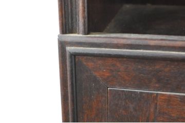 中古　美品　松本民芸家具　A型皿棚　ジャコビアン様式を取り入れた優雅なデザインの食器棚(カップボード、飾り棚、収納棚、戸棚、本棚、書棚、ブックシェルフ、ヴィンテージ)(定価約146万円)(R-077555)