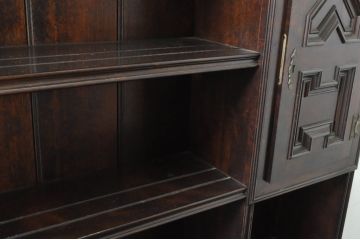 中古　美品　松本民芸家具　A型皿棚　ジャコビアン様式を取り入れた優雅なデザインの食器棚(カップボード、飾り棚、収納棚、戸棚、本棚、書棚、ブックシェルフ、ヴィンテージ)(定価約146万円)(R-077555)