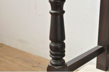 中古　美品　松本民芸家具　A型皿棚　ジャコビアン様式を取り入れた優雅なデザインの食器棚(カップボード、飾り棚、収納棚、戸棚、本棚、書棚、ブックシェルフ、ヴィンテージ)(定価約146万円)(R-077555)