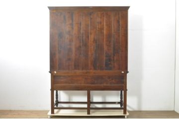 中古　美品　松本民芸家具　A型皿棚　ジャコビアン様式を取り入れた優雅なデザインの食器棚(カップボード、飾り棚、収納棚、戸棚、本棚、書棚、ブックシェルフ、ヴィンテージ)(定価約146万円)(R-077555)