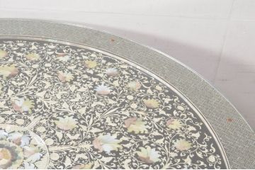 中古　高級品!!　全面に施された螺鈿細工が豪華なダイニングテーブル(食卓、2人掛け、4人掛け、ラウンドテーブル、丸テーブル)(定価推定約200万円)(R-077560)