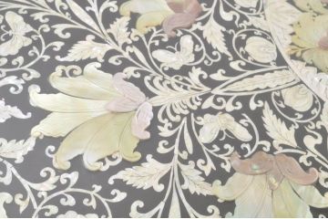 中古　高級品!!　全面に施された螺鈿細工が豪華なダイニングテーブル(食卓、2人掛け、4人掛け、ラウンドテーブル、丸テーブル)(定価推定約200万円)(R-077560)