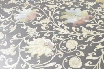 中古　高級品!!　全面に施された螺鈿細工が豪華なダイニングテーブル(食卓、2人掛け、4人掛け、ラウンドテーブル、丸テーブル)(定価推定約200万円)(R-077560)
