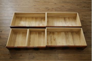 中古　岩谷堂箪笥　独特な杢目と存在感のある金具が美しい衣装箪笥(引き出し、収納たんす、整理箪笥、和タンス、サイドチェスト)(R-077561)