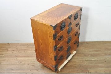 中古　岩谷堂箪笥　独特な杢目と存在感のある金具が美しい衣装箪笥(引き出し、収納たんす、整理箪笥、和タンス、サイドチェスト)(R-077561)