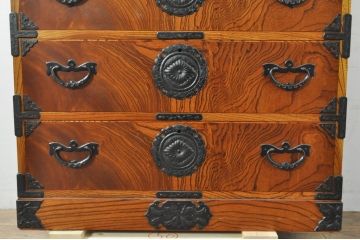 中古　岩谷堂箪笥　独特な杢目と存在感のある金具が美しい衣装箪笥(引き出し、収納たんす、整理箪笥、和タンス、サイドチェスト)(R-077561)