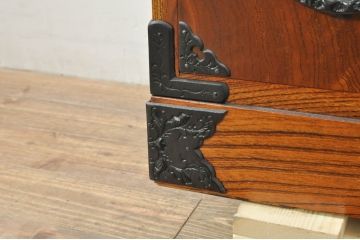 中古　岩谷堂箪笥　独特な杢目と存在感のある金具が美しい衣装箪笥(引き出し、収納たんす、整理箪笥、和タンス、サイドチェスト)(R-077561)