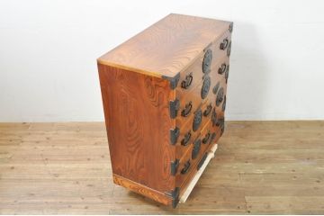 中古　岩谷堂箪笥　独特な杢目と存在感のある金具が美しい収納箪笥(引き出し、衣装箪笥、整理箪笥、和タンス、サイドチェスト)(R-077562)