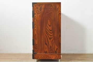 中古　岩谷堂箪笥　独特な杢目と存在感のある金具が美しい収納箪笥(引き出し、衣装箪笥、整理箪笥、和タンス、サイドチェスト)(R-077562)