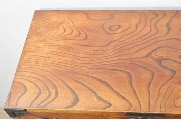 中古　岩谷堂箪笥　独特な杢目と存在感のある金具が美しい収納箪笥(引き出し、衣装箪笥、整理箪笥、和タンス、サイドチェスト)(R-077562)